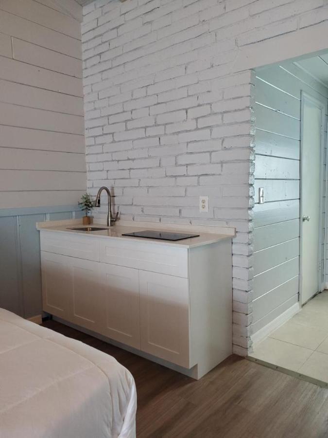 Hollywood Gardens Inn & Suites Zewnętrze zdjęcie